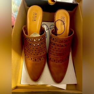 NEW A.N.A Hiro Chocolate size 8.5